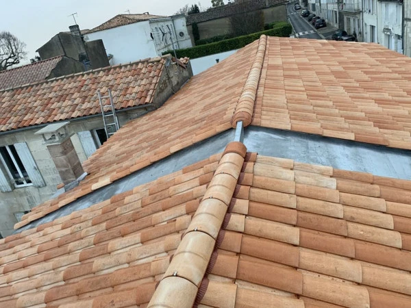 Couvreur zingueur Saintes